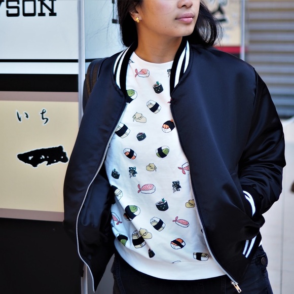 H&M Tops - H&M Sweatshirt